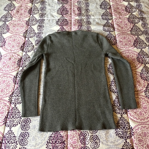 Gray sweater - Picture 3 of 5